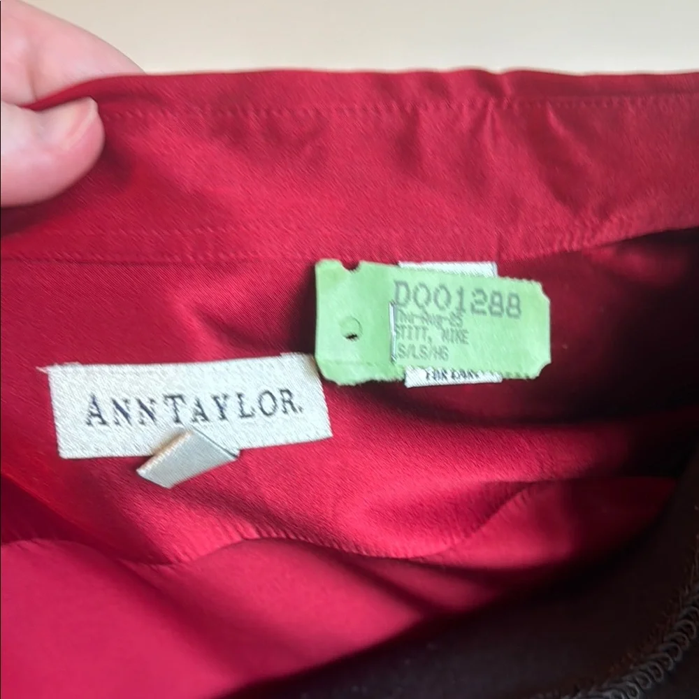 Red Satin Button-Up Shirt Ann Taylor - Picture 2 of 4